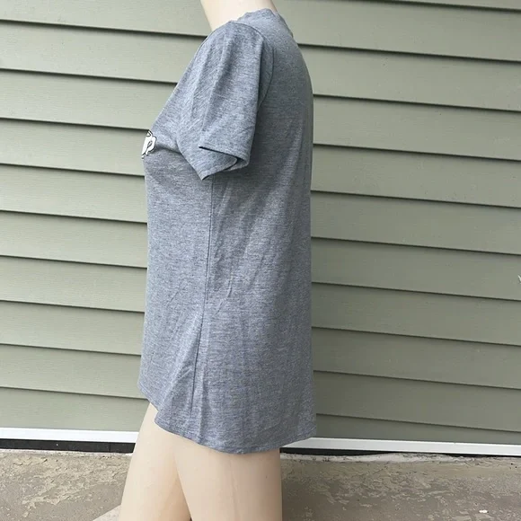 Like new Friends graphic T-shirt - Picture 5 of 9